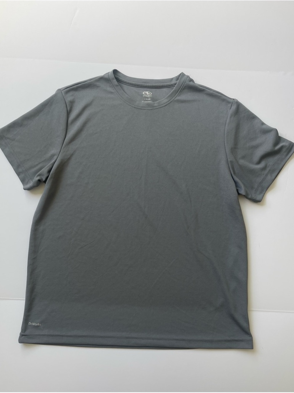 Men’s Tee Shirt ASH GRAY Athletic DRI-WORKS Textured Breathable Large